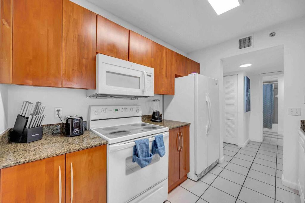 Spacious 1Bedroom Unit Brickell-Free Parking Майами Экстерьер фото