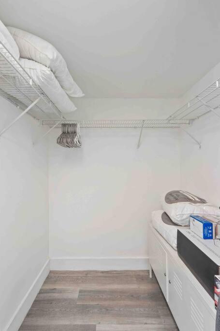 Spacious 1Bedroom Unit Brickell-Free Parking Майами Экстерьер фото