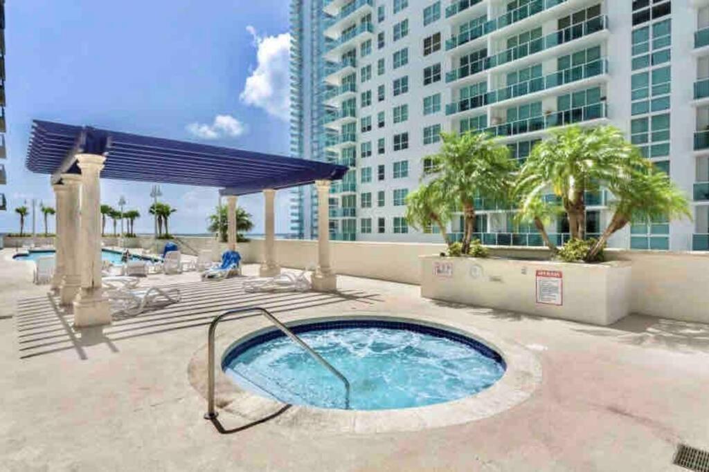 Spacious 1Bedroom Unit Brickell-Free Parking Майами Экстерьер фото
