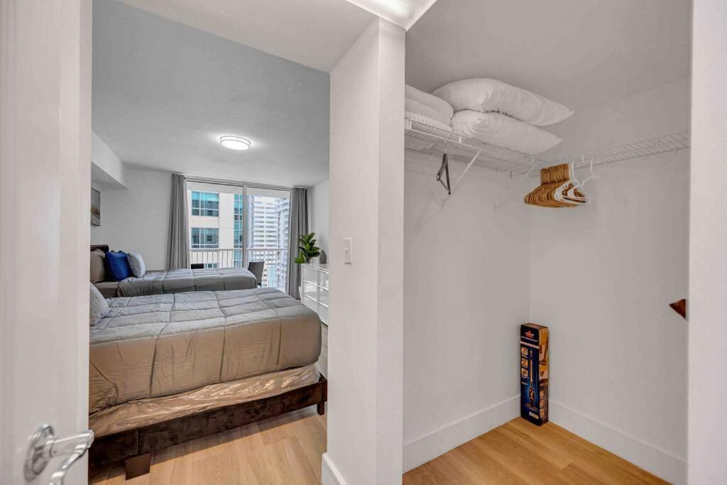 Spacious 1Bedroom Unit Brickell-Free Parking Майами Экстерьер фото